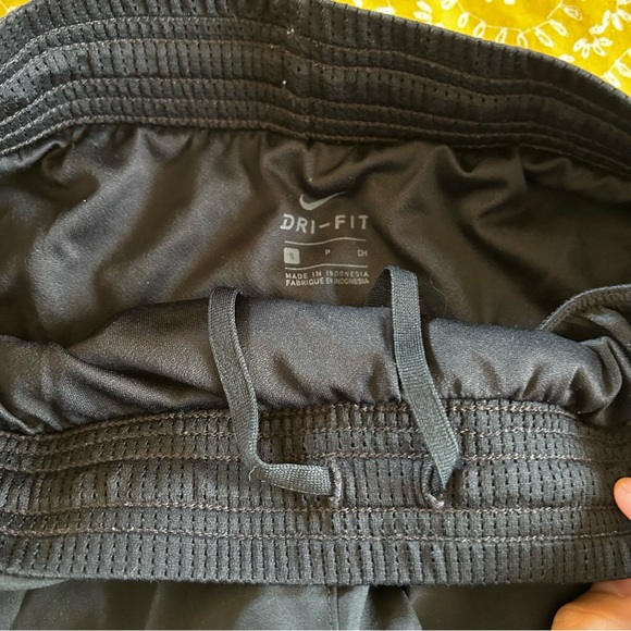 Nike dri-fit shorts - Picture 4 of 4